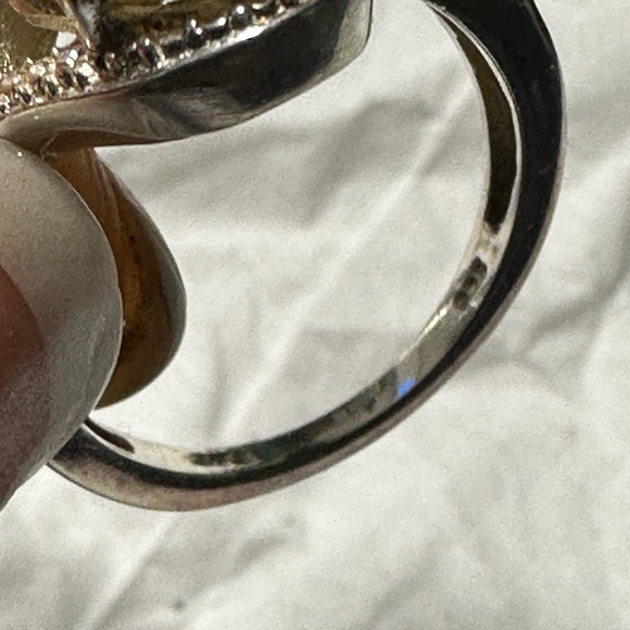 Sterling silver Sparkling Druzy Oval Cluster Ring - Silver Tone